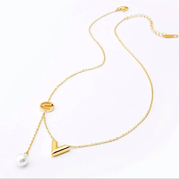 💫Final Price💫Stainless Steel V Letter Necklace - Picture 5 of 5